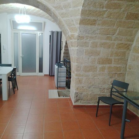 Casa Vacanza Nel Cuore Della Pietra Barletta Exteriér fotografie