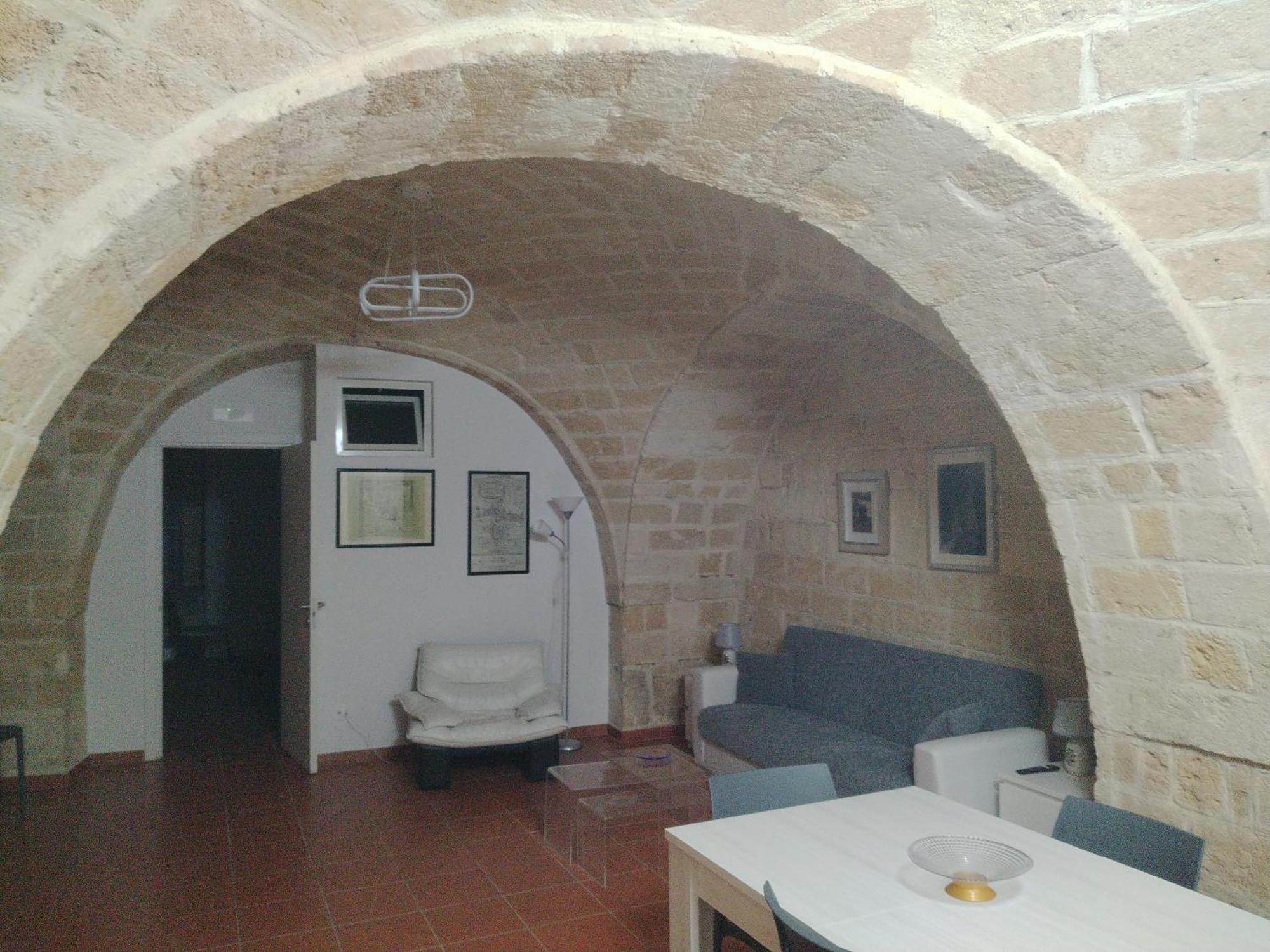 Casa Vacanza Nel Cuore Della Pietra Barletta Exteriér fotografie
