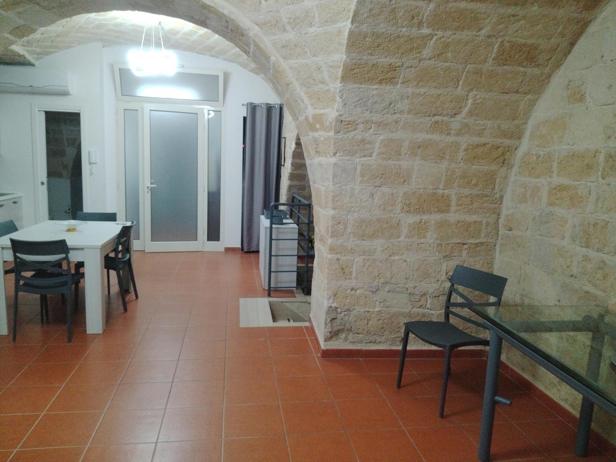 Casa Vacanza Nel Cuore Della Pietra Barletta Exteriér fotografie