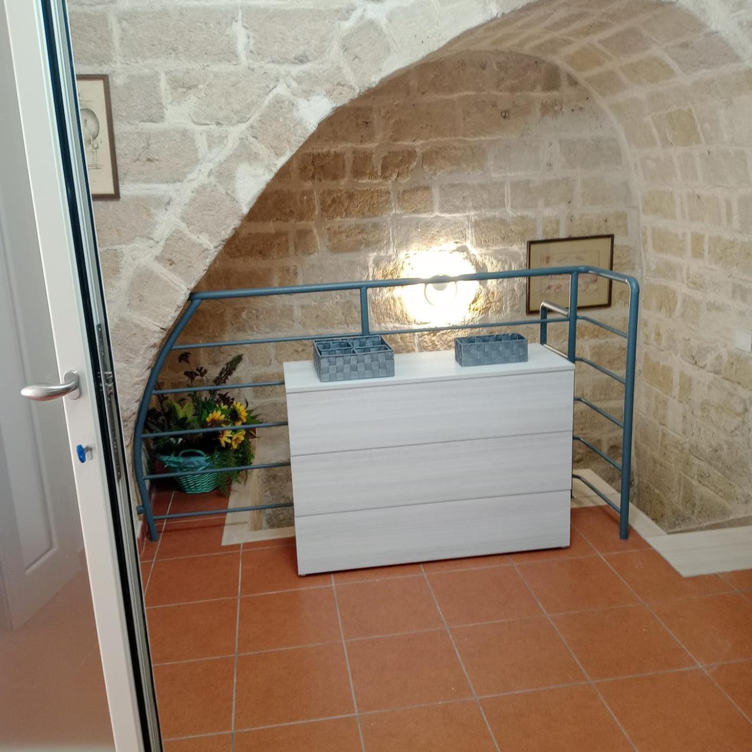 Casa Vacanza Nel Cuore Della Pietra Barletta Exteriér fotografie