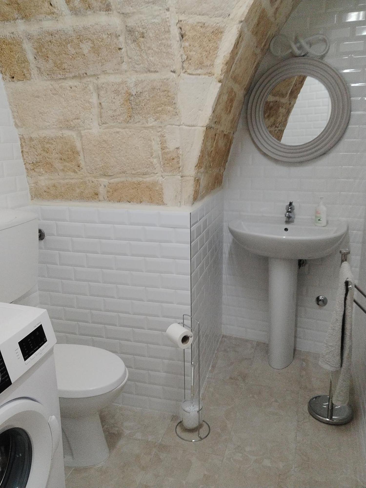Casa Vacanza Nel Cuore Della Pietra Barletta Exteriér fotografie