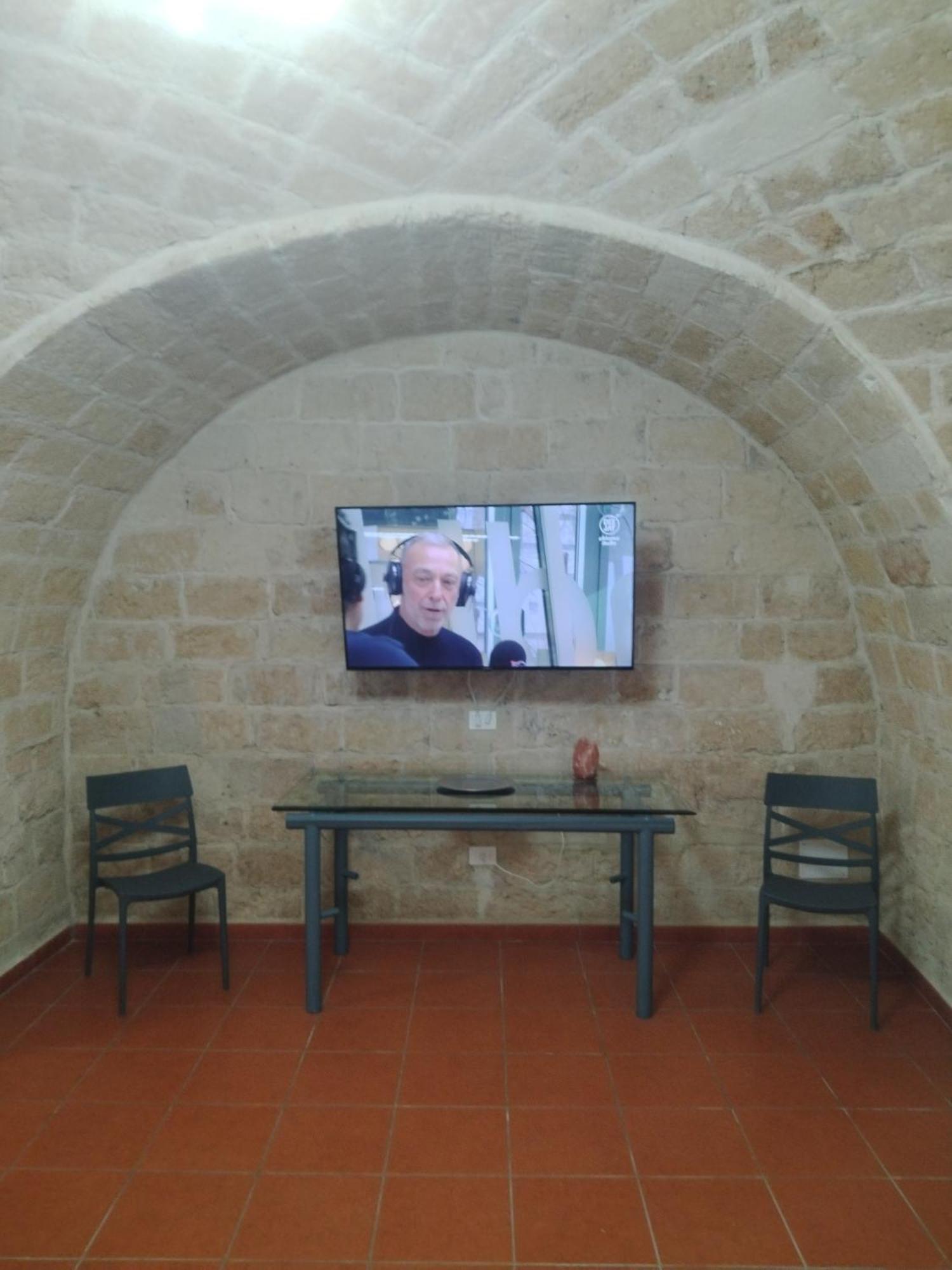 Casa Vacanza Nel Cuore Della Pietra Barletta Exteriér fotografie