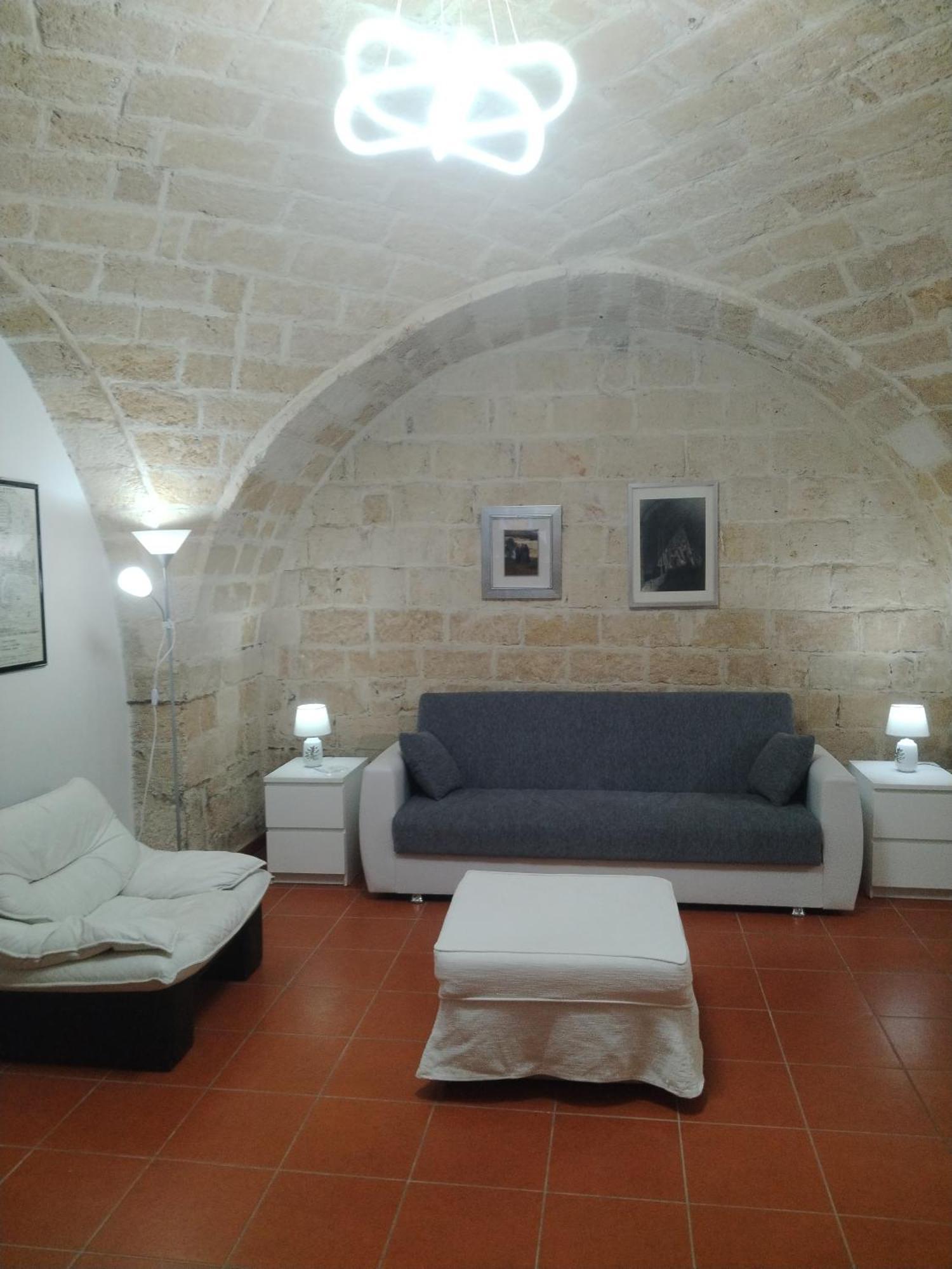 Casa Vacanza Nel Cuore Della Pietra Barletta Exteriér fotografie
