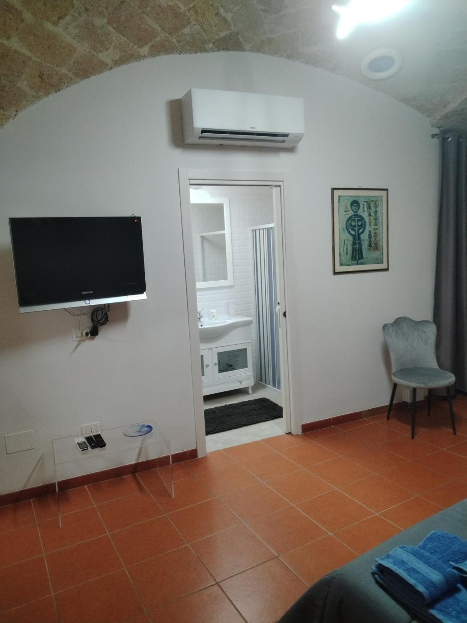 Casa Vacanza Nel Cuore Della Pietra Barletta Exteriér fotografie
